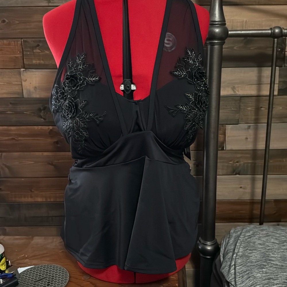 NWT Swimsuits For All Black Roses Embroidered Swim Top Size 20